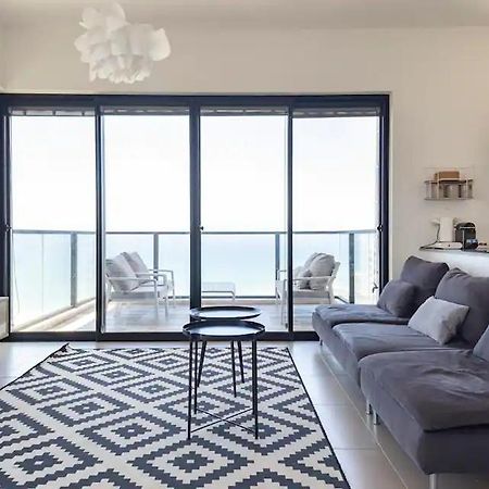 Oַ&O Group- Luxury Apt Tower Best Sea View Бат Ям Екстериор снимка