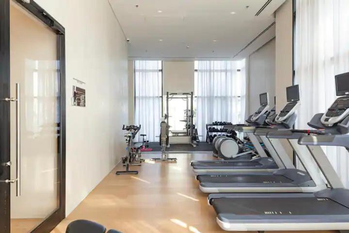 Oַ&O Group- Luxury Apt Tower Best Sea View Бат Ям Екстериор снимка