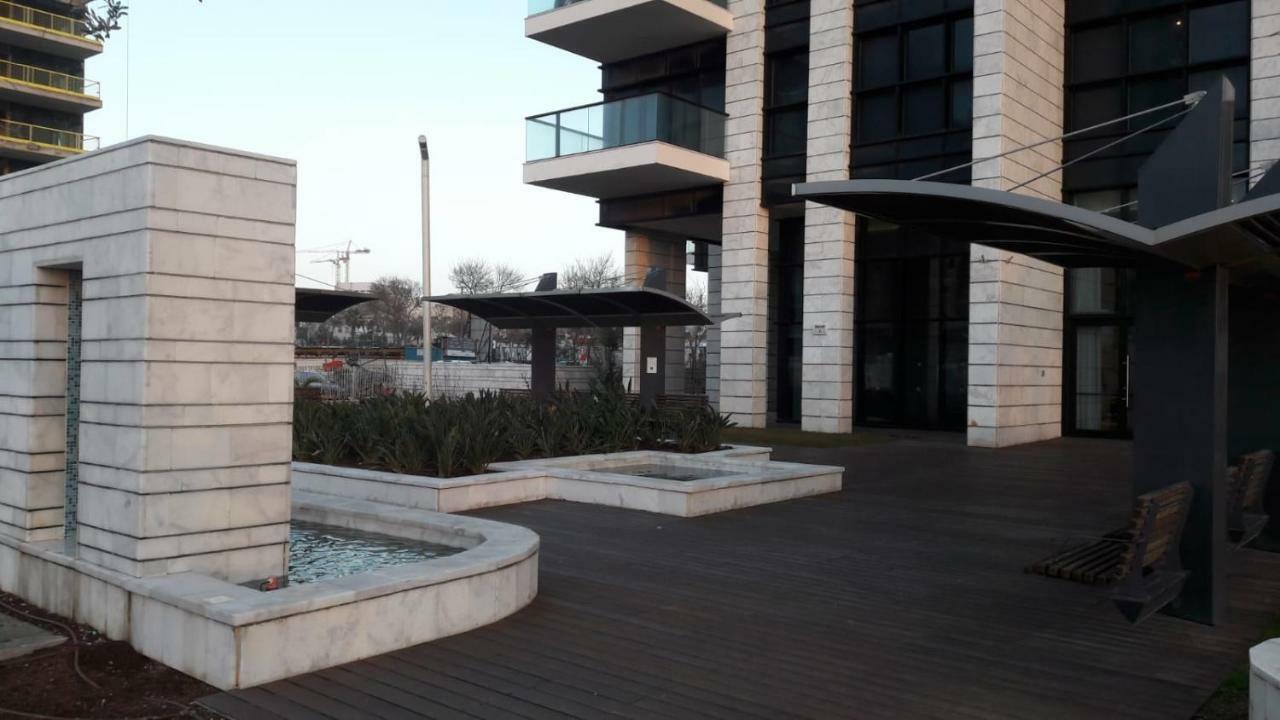 Oַ&O Group- Luxury Apt Tower Best Sea View Бат Ям Екстериор снимка